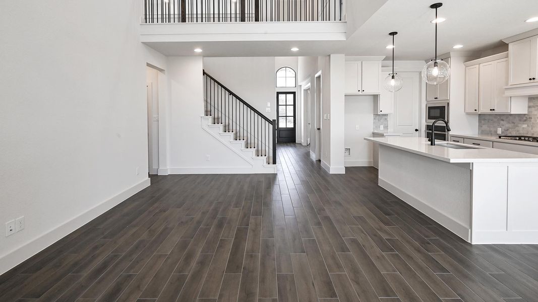 Spacious, unfurnished interior of a new home in Crosswinds 50', Kyle (Image 15).