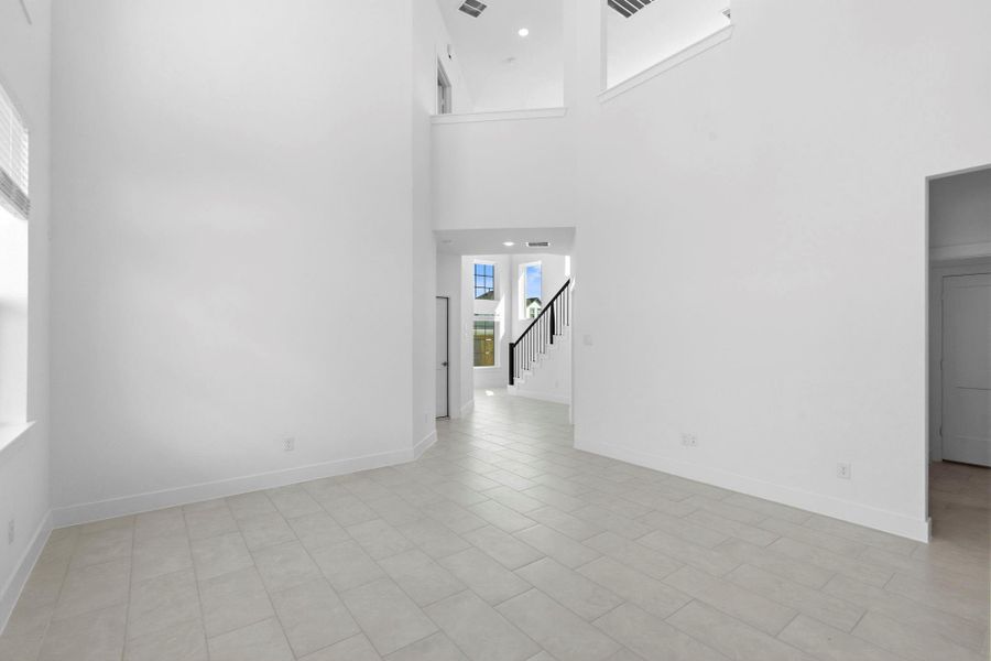 Spacious, unfurnished interior of a new home in Emory Glen, Magnolia (Image 14).