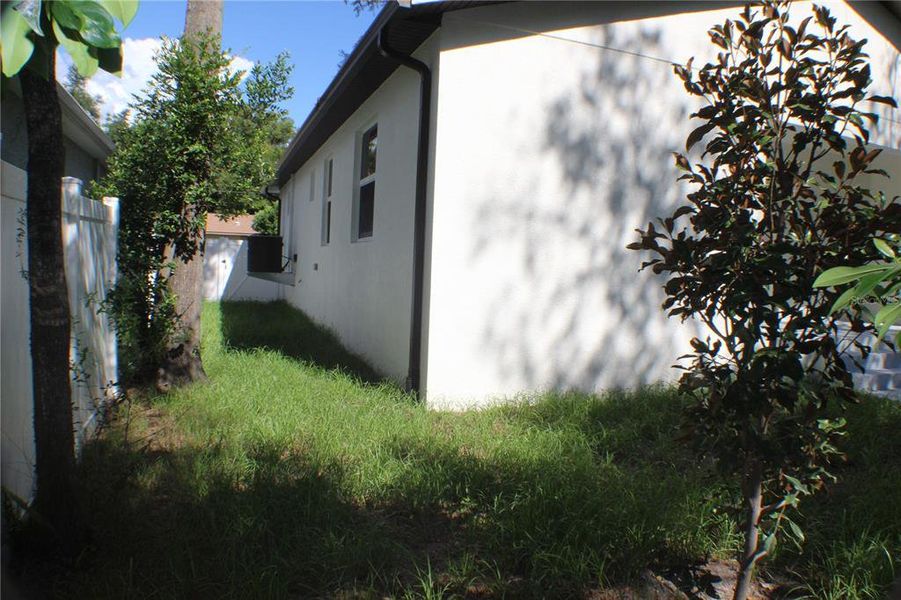 Exterior details and patio area of a home in , Tampa (Image 3).