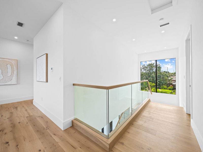 Spacious, unfurnished interior of a new home in , Fort Lauderdale (Image 19). Spacious, unfurnished interior of a new home in , Fort Lauderdale (Image 19).