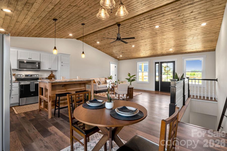 Kitchen/Dining areas