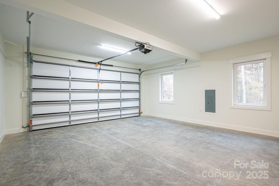 Spacious, unfurnished interior of a new home in , Hickory (Image 25).
