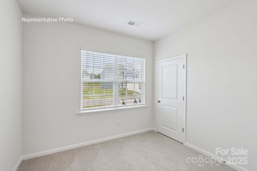 Spacious, unfurnished interior of a new home in Sonoma Hills, Charlotte (Image 25).