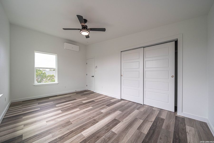 Spacious, unfurnished interior of a new home in , New Braunfels (Image 13).