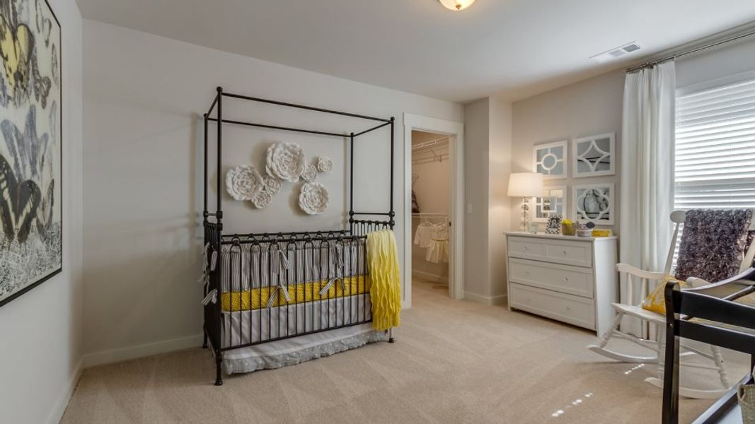 Vineyard-Grove Classic Collection Rosemary Bedroom 3