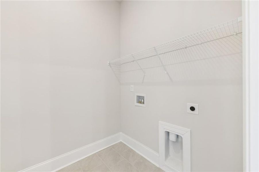 Spacious, unfurnished interior of a new home in Aberdeen, Hoschton (Image 35).