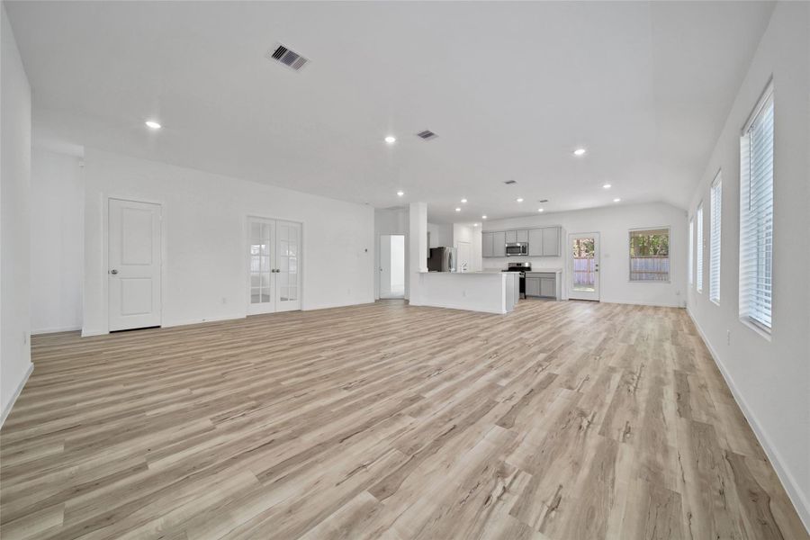 Spacious, unfurnished interior of a new home in The Highlands: Richmond Collections, Porter (Image 17).