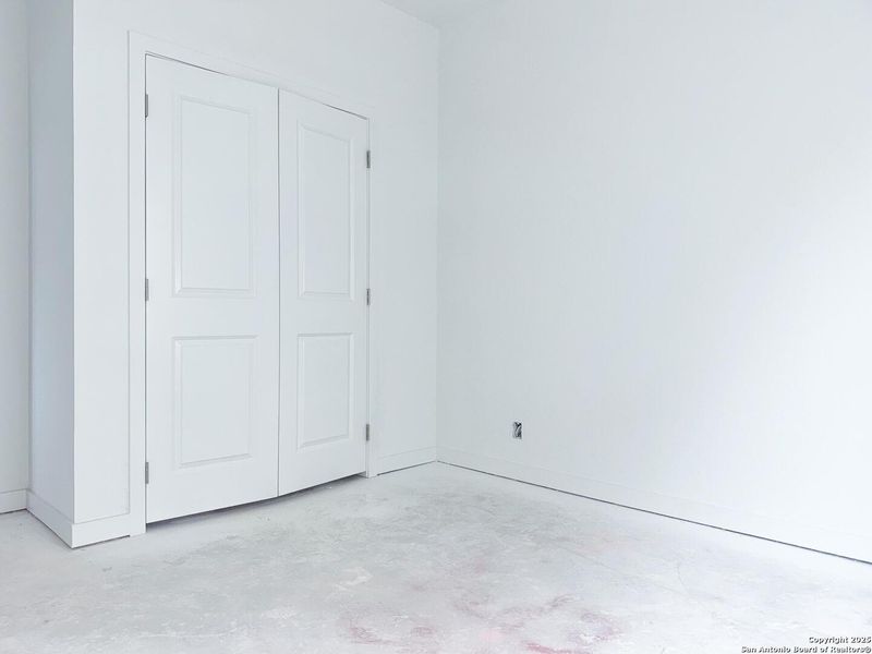 Spacious, unfurnished interior of a new home in Cordova Trails, Seguin (Image 14).