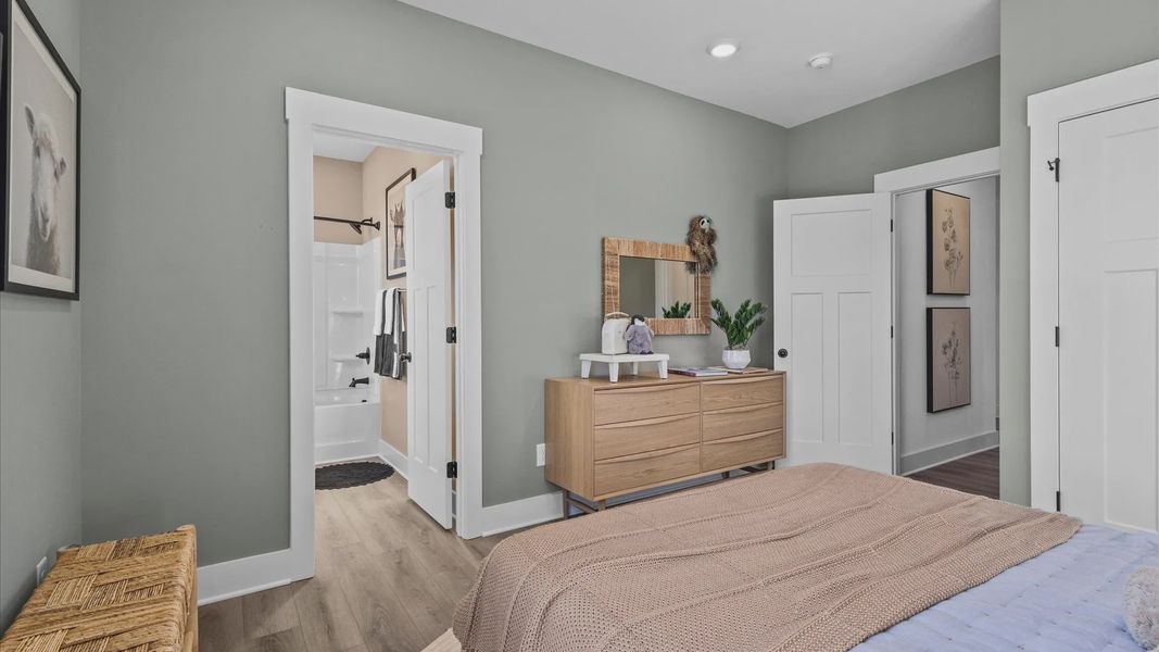 Furnished interior view inside a new home in Pinebrook, Woodruff (Image 27).