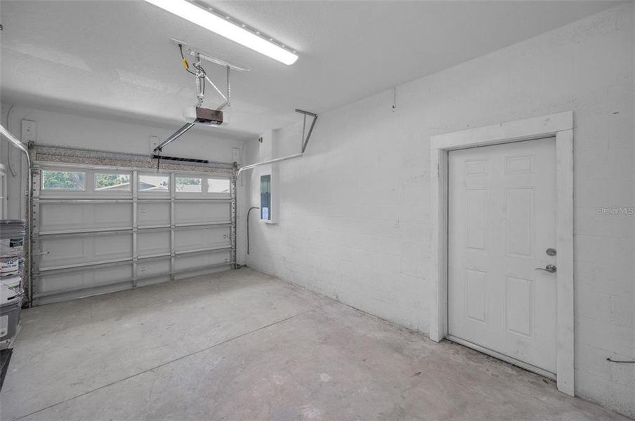 Spacious, unfurnished interior of a new home in , Tampa (Image 16). Spacious, unfurnished interior of a new home in , Tampa (Image 16).