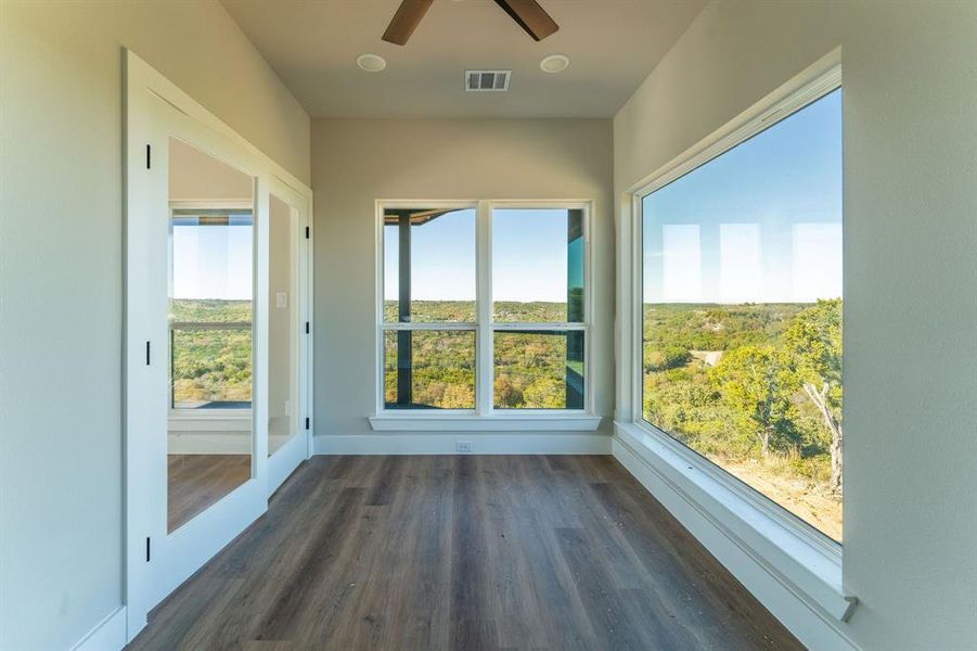 Spacious, unfurnished interior of a new home in , Rio Vista (Image 21).