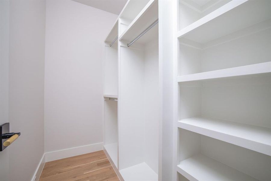 Spacious, unfurnished interior of a new home in , Dallas (Image 19).