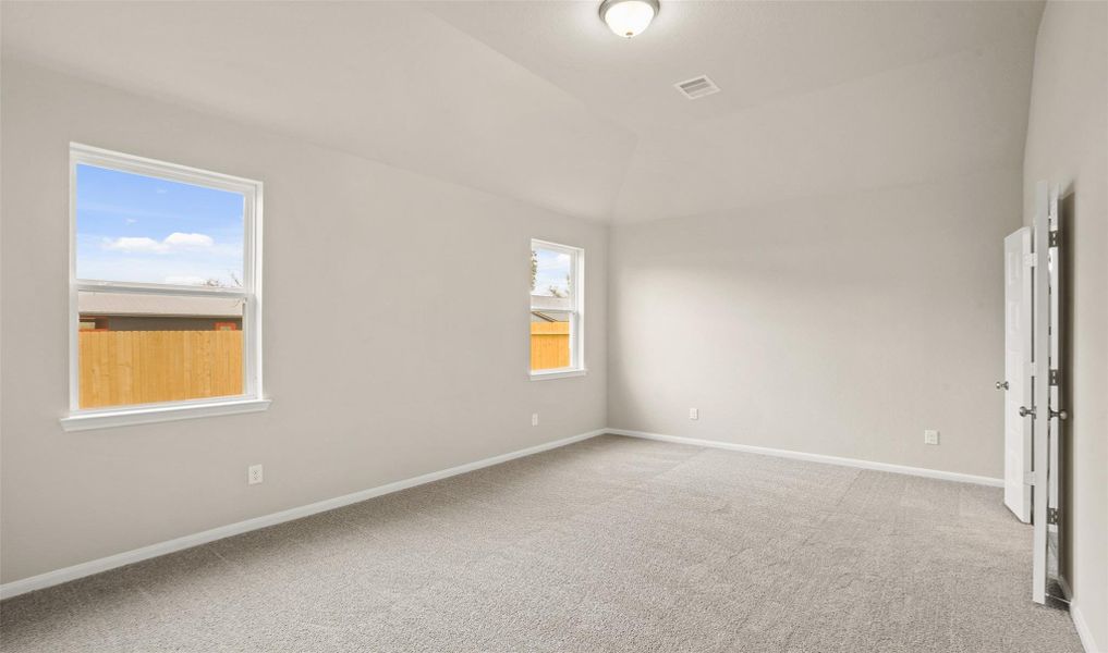 Spacious owner's suite (*Photo not of actual home and used for illustration purposes only.)