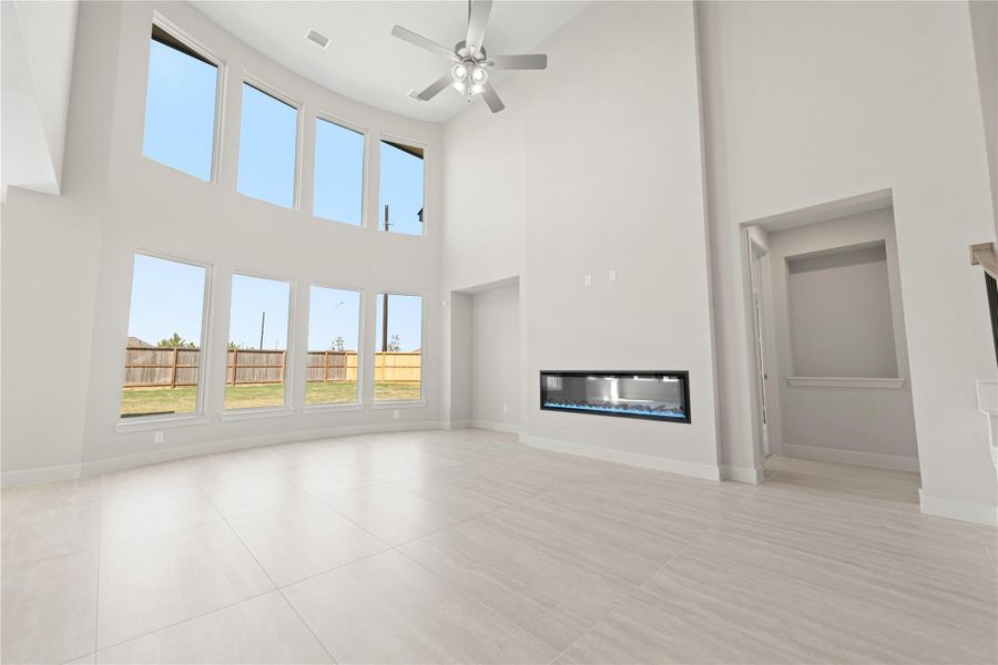 Representative image. Features, selections and colors may vary.