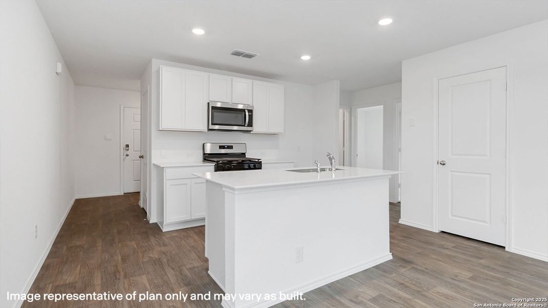Furnished interior view inside a new home in Swenson Heights, Seguin (Image 6).