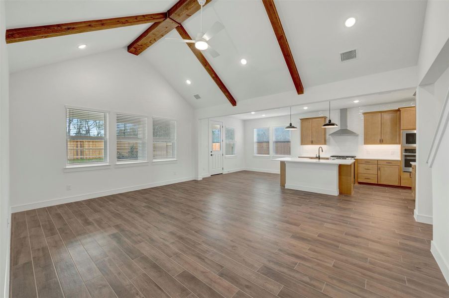 Bright and open living area (*Photo not of actual home and used for illustration purposes only.) Bright and open living area (*Photo not of actual home and used for illustration purposes only.)