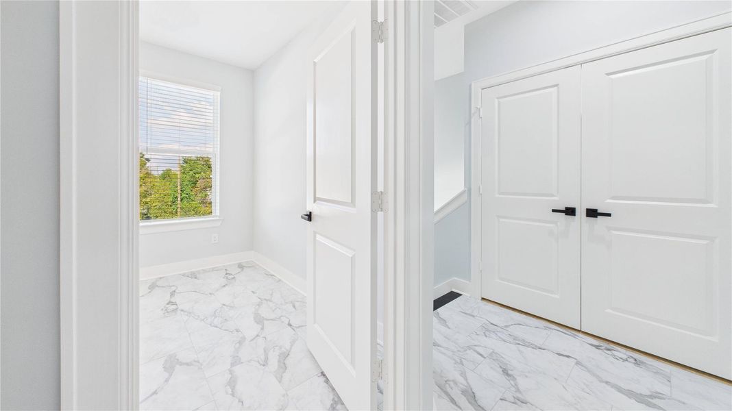 Spacious, unfurnished interior of a new home in , Houston (Image 19).