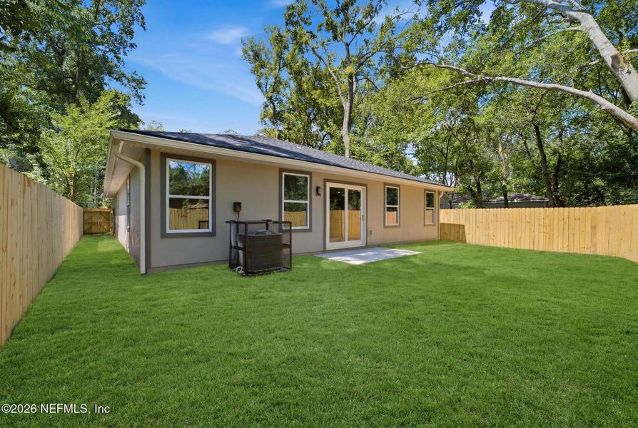 Exterior details and patio area of a home in , Jacksonville (Image 19).