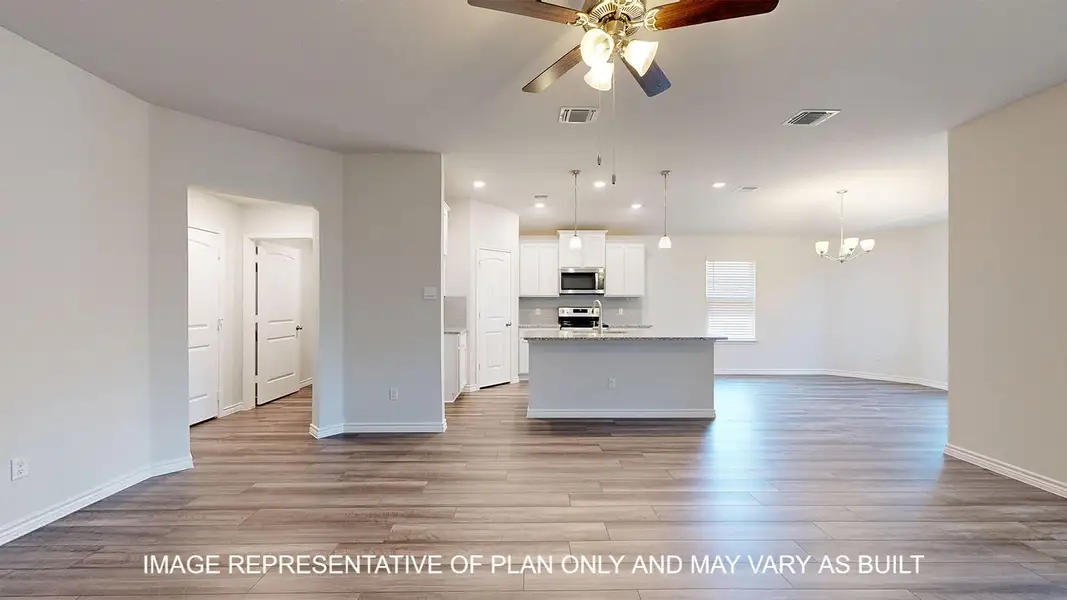 Spacious, unfurnished interior of a new home in Three Creeks - Colt Creek, Belton (Image 14).