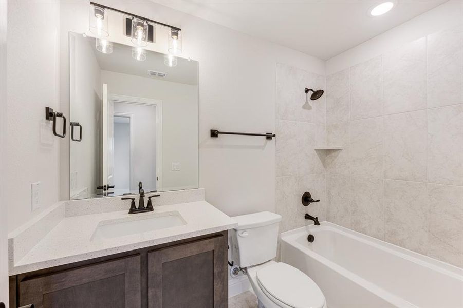 Furnished interior view inside a new home in Silo Mills Classic 50, Joshua (Image 12).