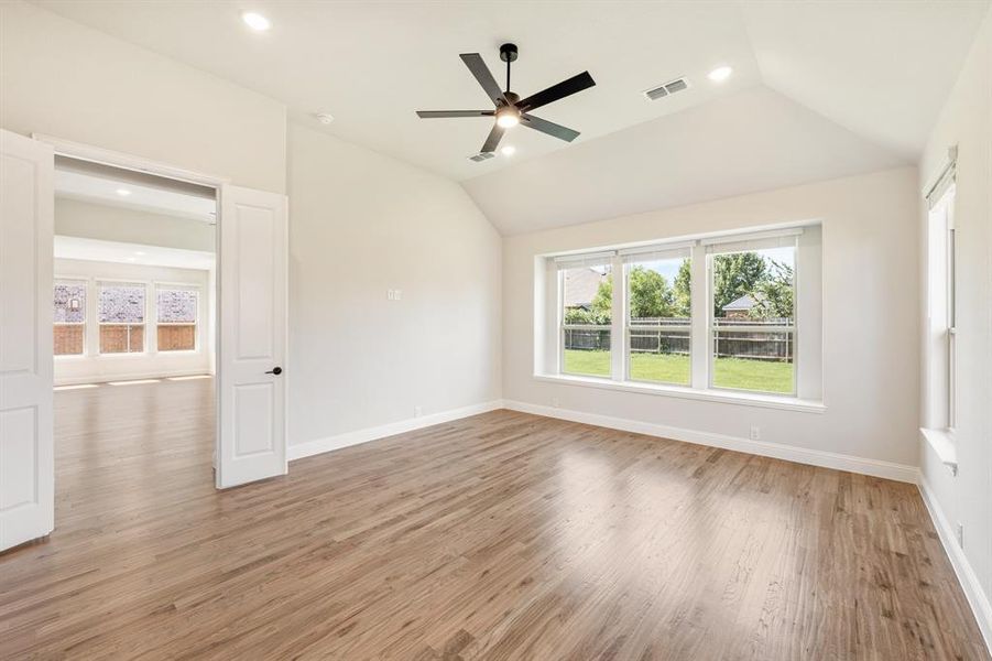 Spacious, unfurnished interior of a new home in Mockingbird Heights, Midlothian (Image 30).