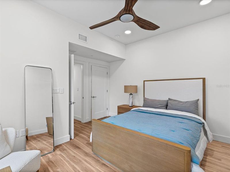 Furnished interior view inside a new home in , Clearwater (Image 12).