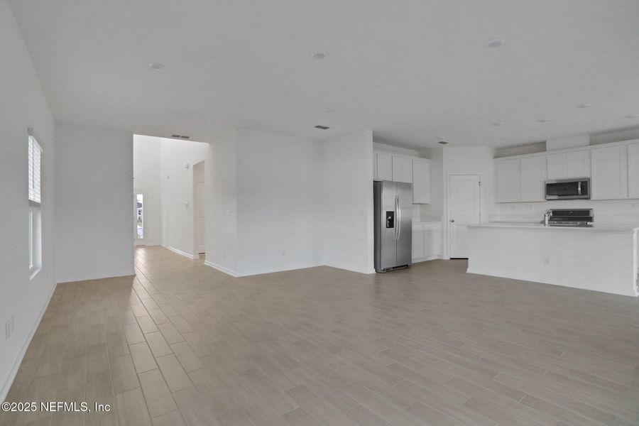 Spacious, unfurnished interior of a new home in Cordova Palms, St. Augustine (Image 20).