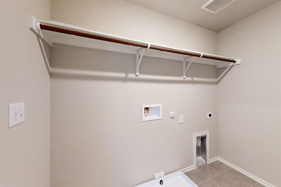 Spacious, unfurnished interior of a new home in Cascades at Onion Creek, Austin (Image 16).