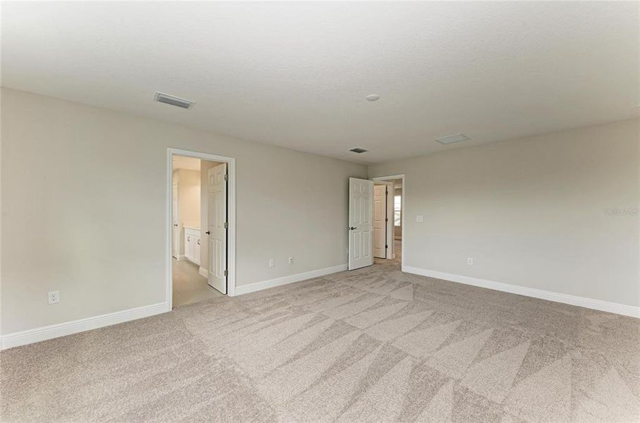Spacious, unfurnished interior of a new home in Crosswind Ranch, Parrish (Image 26).