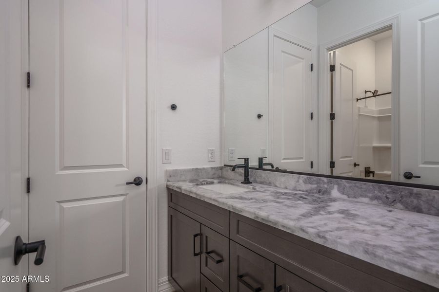 17) JACK & JILL BATH 17) JACK & JILL BATH