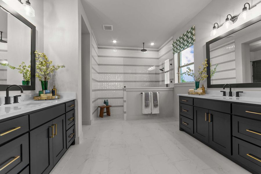 The Memphis - Owner's Bath The Memphis - Owner's Bath