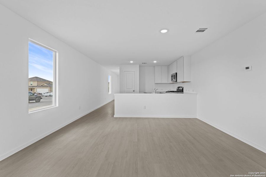 Spacious, unfurnished interior of a new home in , New Braunfels (Image 17). Spacious, unfurnished interior of a new home in , New Braunfels (Image 17).