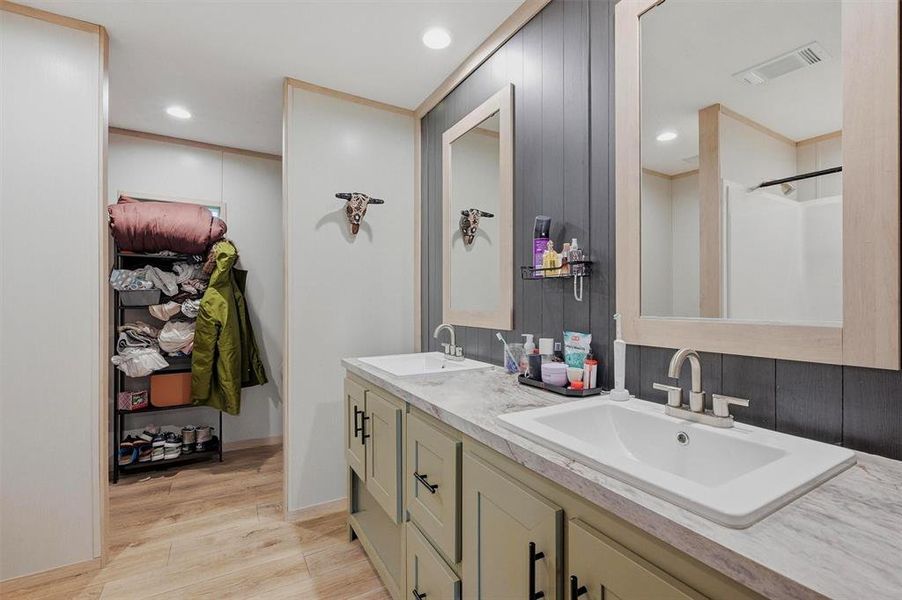 Furnished interior view inside a new home in , Whitewright (Image 13).