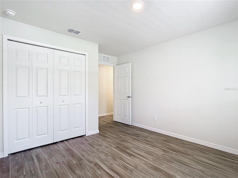 Spacious, unfurnished interior of a new home in , Port Charlotte (Image 15).