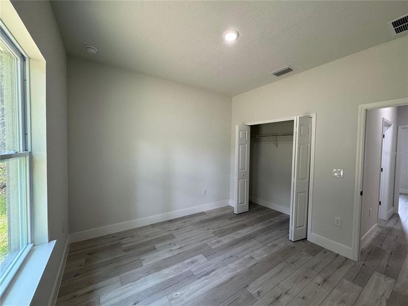 Spacious, unfurnished interior of a new home in , Citrus Springs (Image 25).