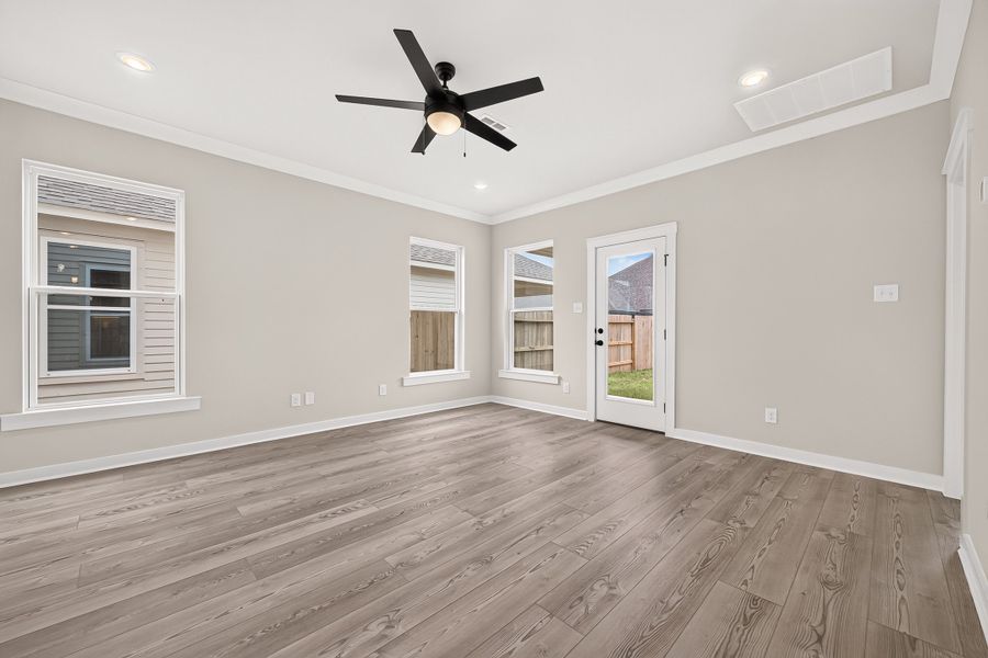 Spacious, unfurnished interior of a new home in Aldeana, Bonney (Image 28).