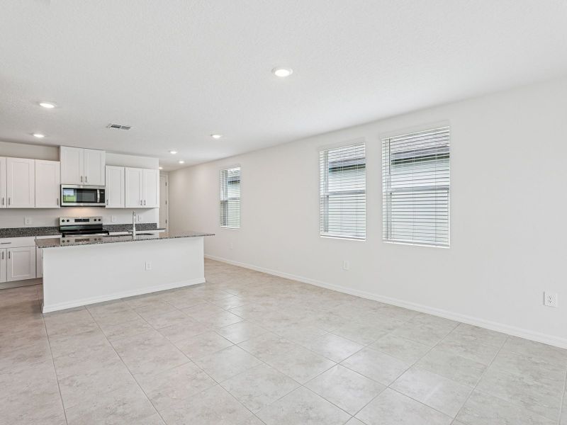 Spacious, unfurnished interior of a new home in Hamilton Bluff - Classic Series, Lake Hamilton (Image 7).