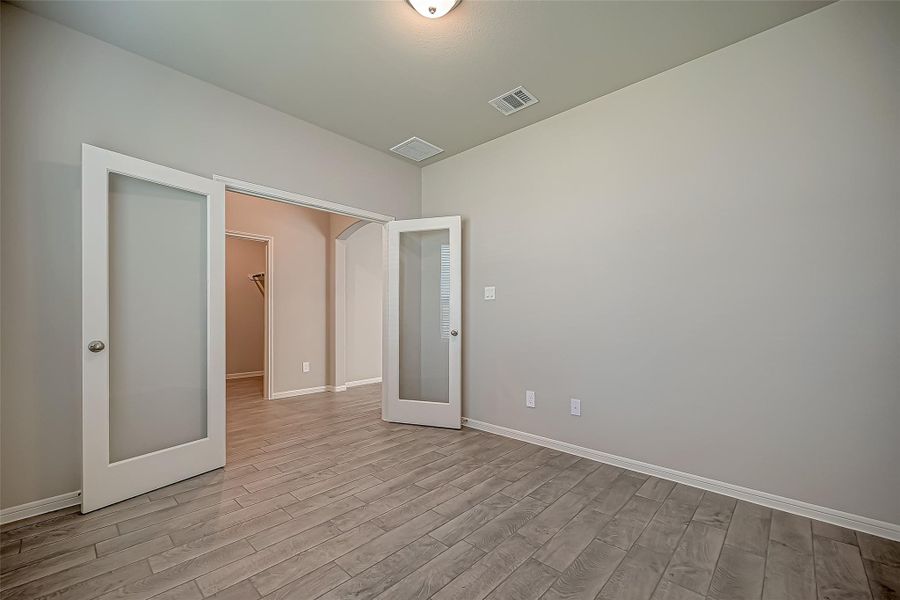 Spacious, unfurnished interior of a new home in Lago Mar, Texas City (Image 16). Spacious, unfurnished interior of a new home in Lago Mar, Texas City (Image 16).