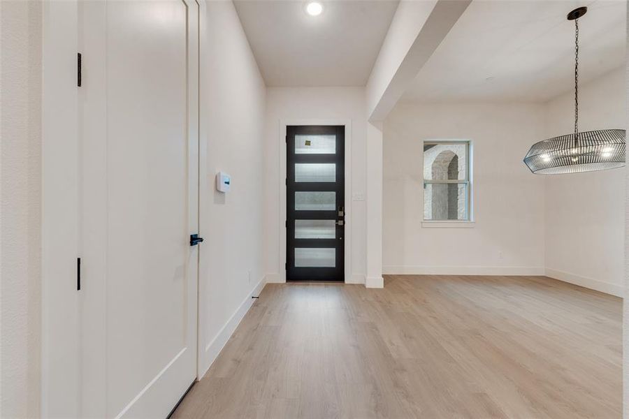 Spacious, unfurnished interior of a new home in , Lake Dallas (Image 12).