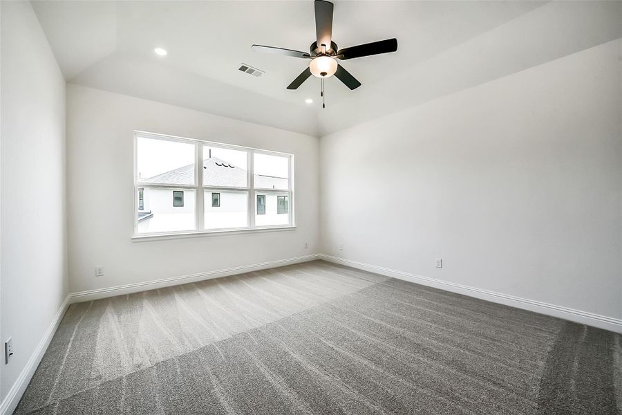 Spacious, unfurnished interior of a new home in Sienna 40', Missouri City (Image 37). Spacious, unfurnished interior of a new home in Sienna 40', Missouri City (Image 37).