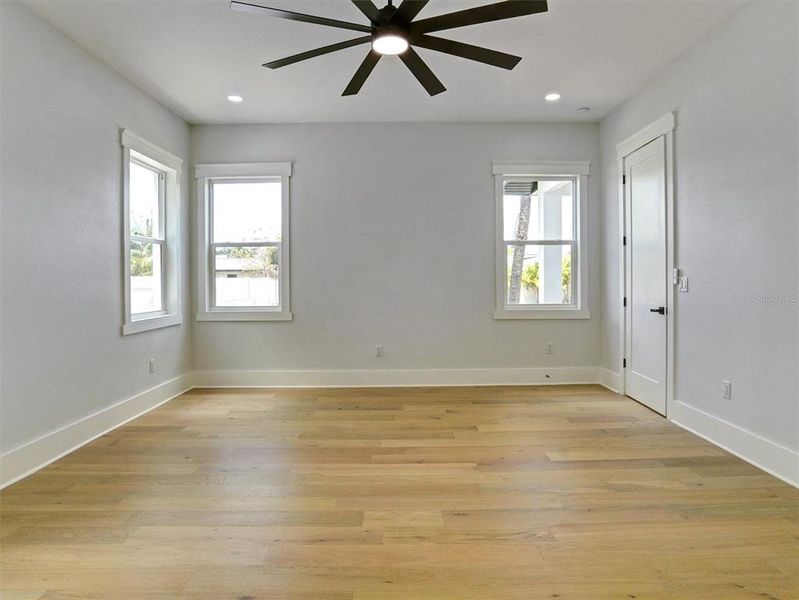 Spacious, unfurnished interior of a new home in , St. Petersburg (Image 19). Spacious, unfurnished interior of a new home in , St. Petersburg (Image 19).