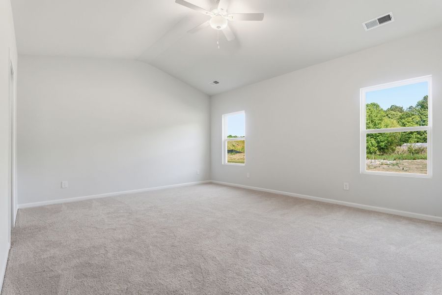Spacious, unfurnished interior of a new home in Piper Creek, Newton (Image 21).