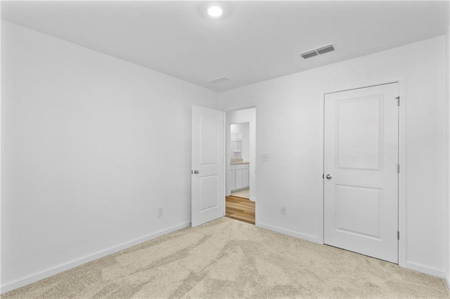 Spacious, unfurnished interior of a new home in Avery Ridge, Gainesville (Image 19).