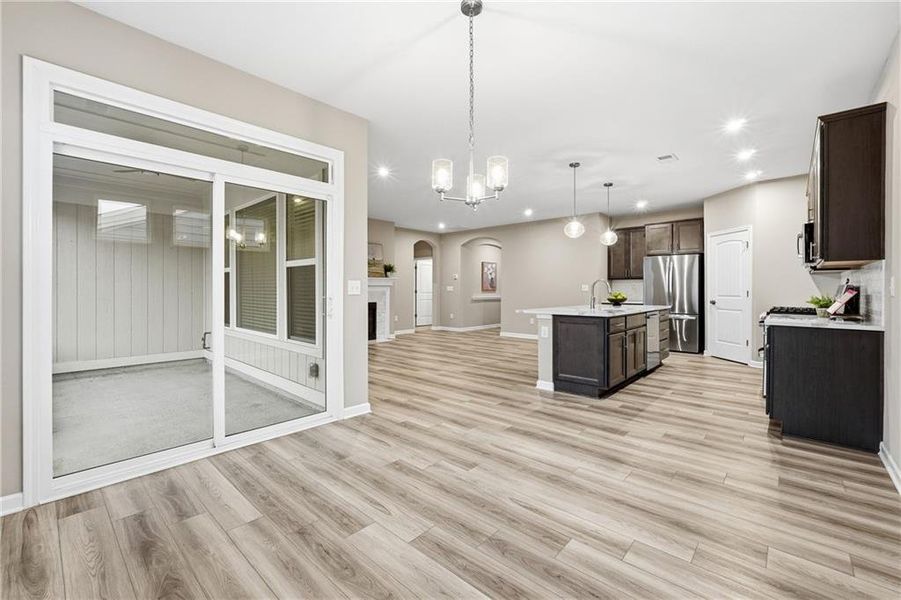 Spacious, unfurnished interior of a new home in Poplar Place, Dallas (Image 16).