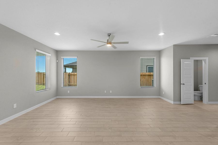 Spacious, unfurnished interior of a new home in Grand Oaks Village, Houston (Image 21). Spacious, unfurnished interior of a new home in Grand Oaks Village, Houston (Image 21).