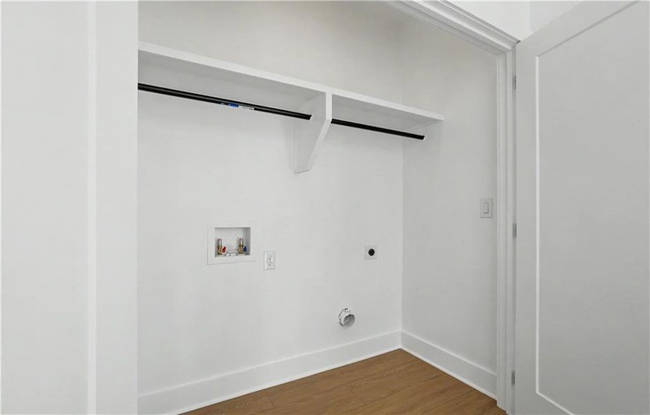 Spacious, unfurnished interior of a new home in , Gainesville (Image 30).