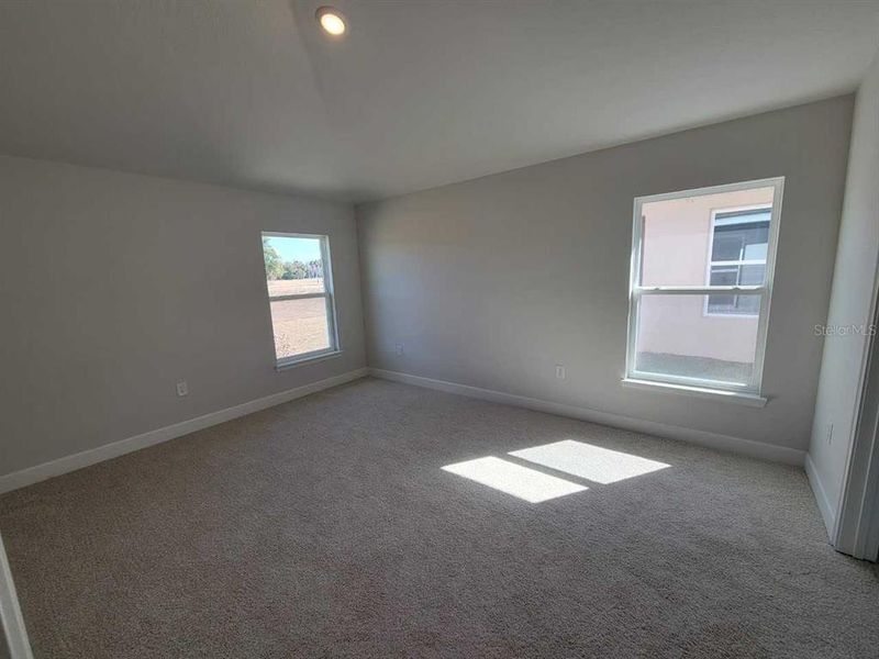 Spacious, unfurnished interior of a new home in Ocala Crossings South, Ocala (Image 16).