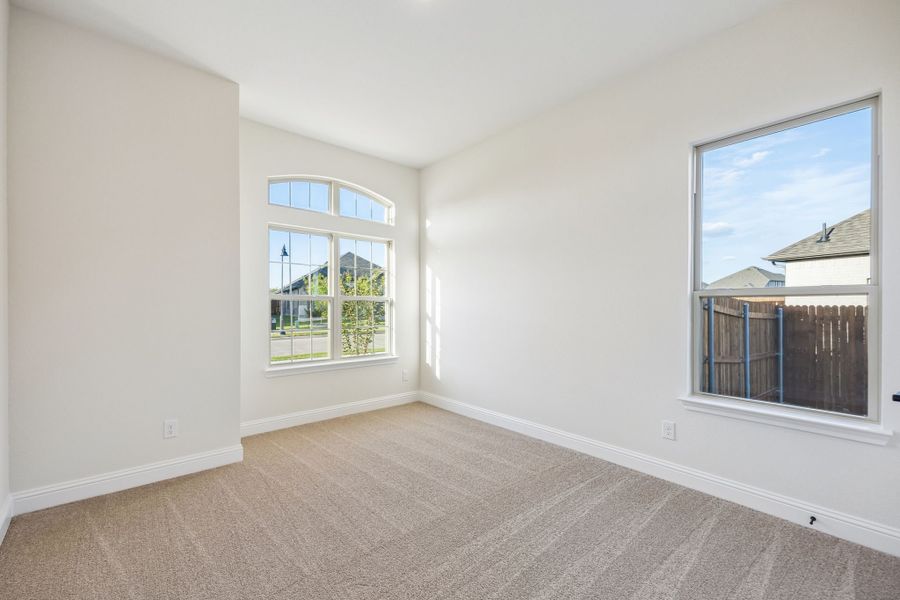 Spacious, unfurnished interior of a new home in Sheppard's Place, Waxahachie (Image 28). Spacious, unfurnished interior of a new home in Sheppard's Place, Waxahachie (Image 28).