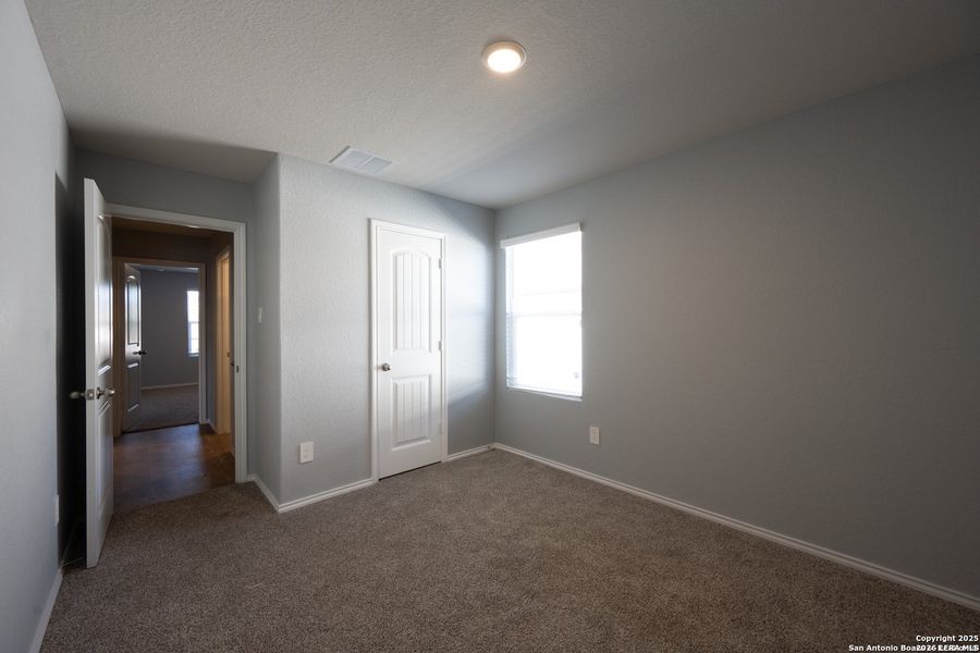Spacious, unfurnished interior of a new home in , Seguin (Image 18).