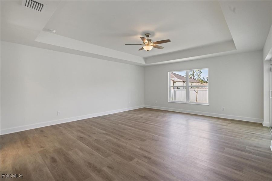 Spacious, unfurnished interior of a new home in Cape Coral, Cape Coral (Image 20).